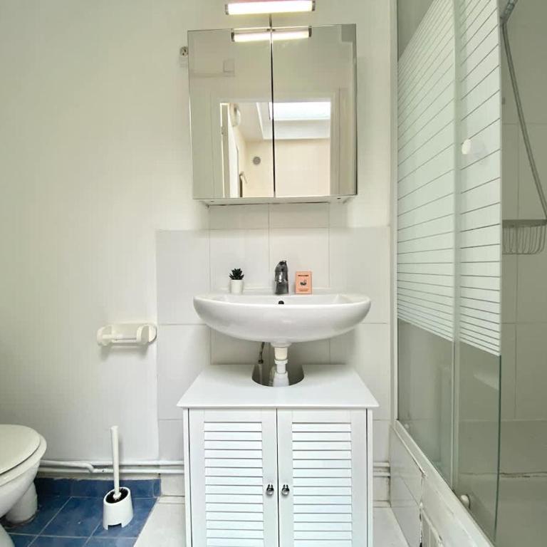 Suite 100 Belmondo Cosy Apartment Paris Center - Appartement - 14
