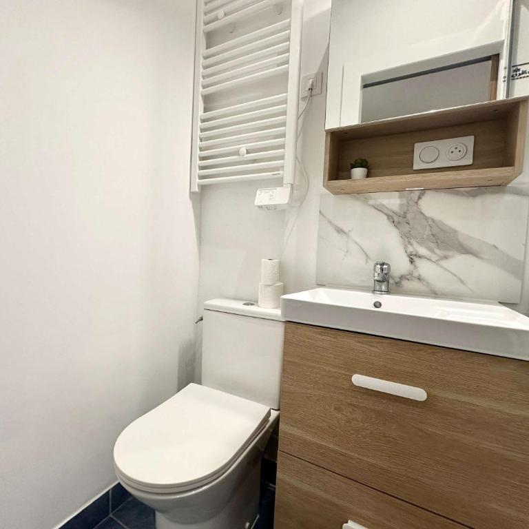 New 104 Suite Juliette - Cosy Apartment Paris Center - Studio - 9