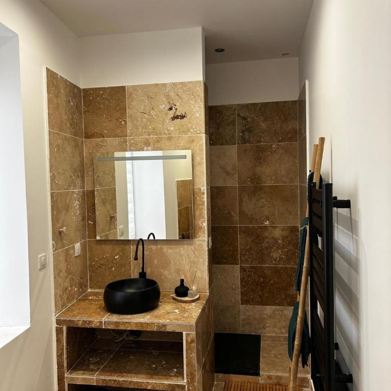 Cozy room apartment Nîmes Centre Coupole Arènes - One-Bedroom Apartment - 15