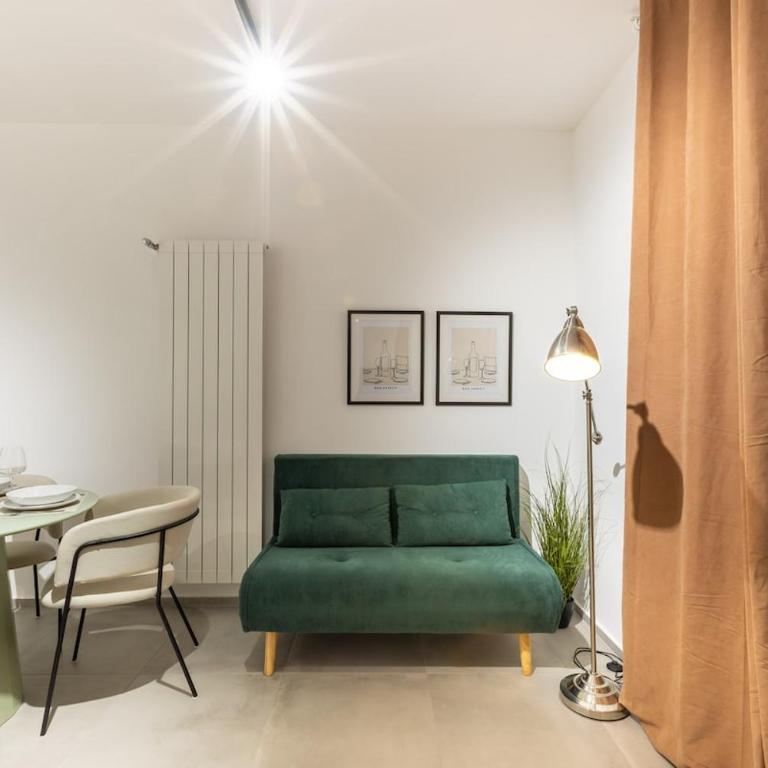OFFERTA Speciale! Soggiorno Pescara Centro a 5min dal Mare, 2 Suites e Parcheggio Pubblico - Appartamento Deluxe con 2 Camere da Letto - 2