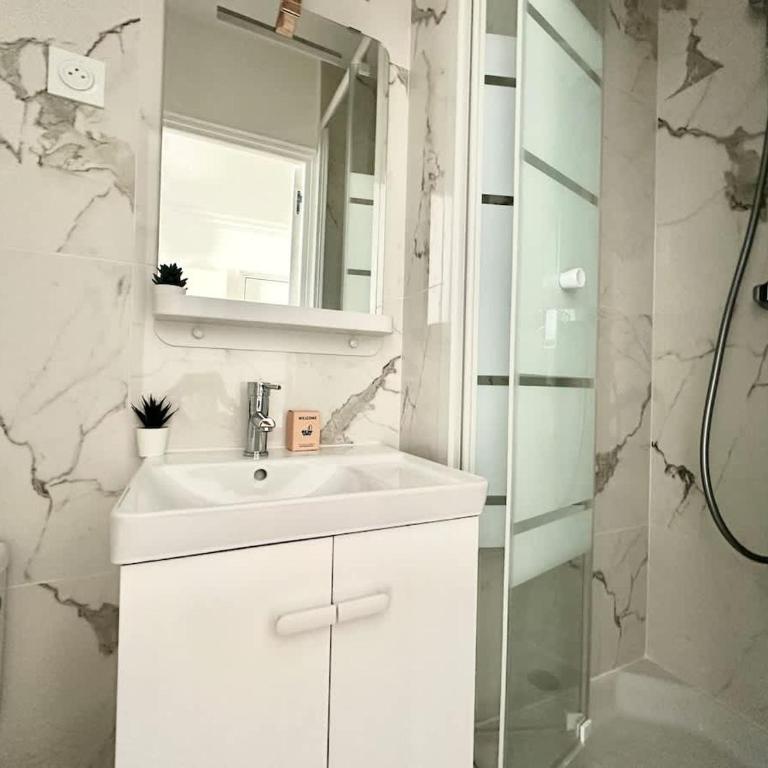 New 135 Suite Victor - Cosy Apartment Paris Center - Studio - 5