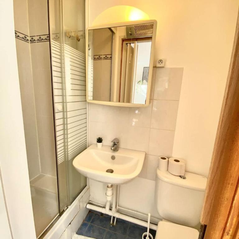New 137 Suite Yves - Cosy Apartment Paris Center - Studio - 10
