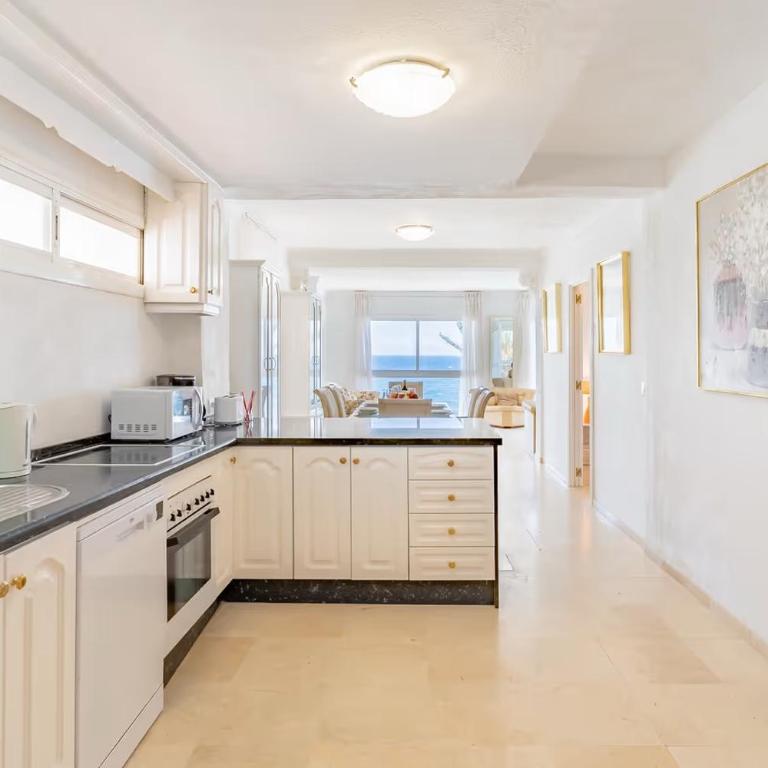 Lovely beachfront apartment Puerto Banus Marbella - Apartamento - 5
