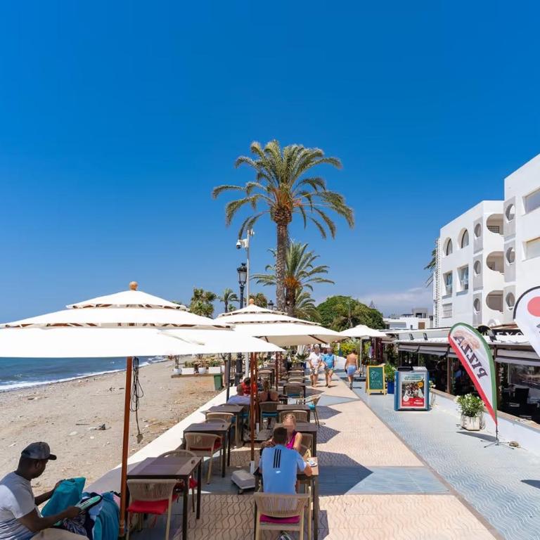 Lovely beachfront apartment Puerto Banus Marbella - Apartamento - 23