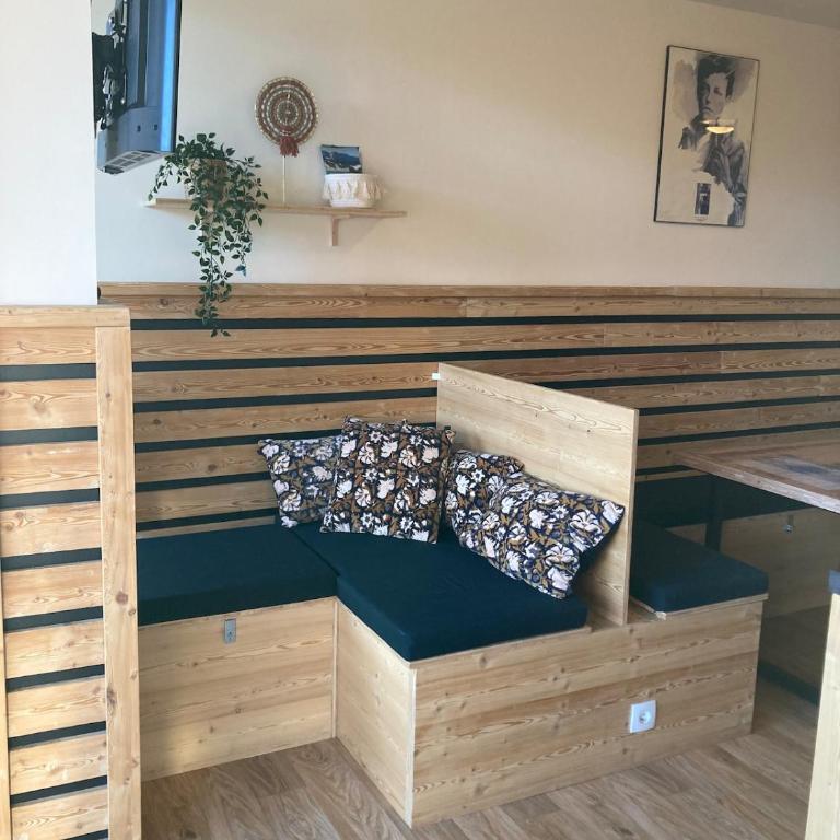 Appartement pour 6 - vue montagne - 5 min des pistes - Two-Bedroom Apartment - 14