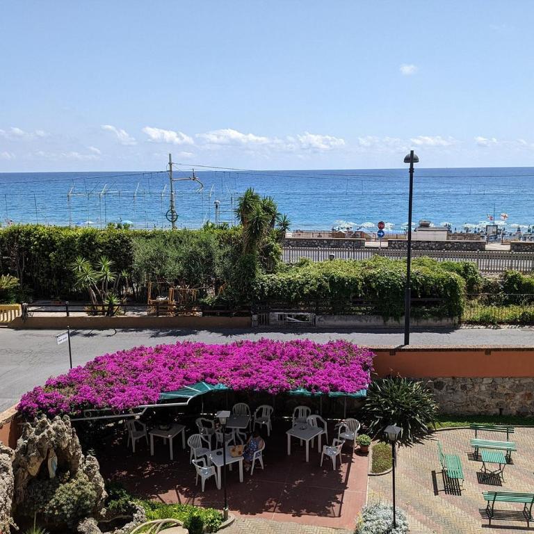 Hotel Regina Mundi - Camera Deluxe Matrimoniale/Doppia con Letti Singoli con Vista Mare - 10