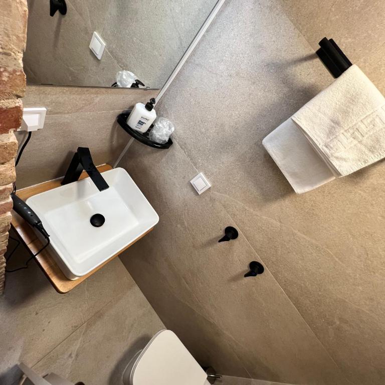 Alifornia Alicante - Deluxe Double Room - 17