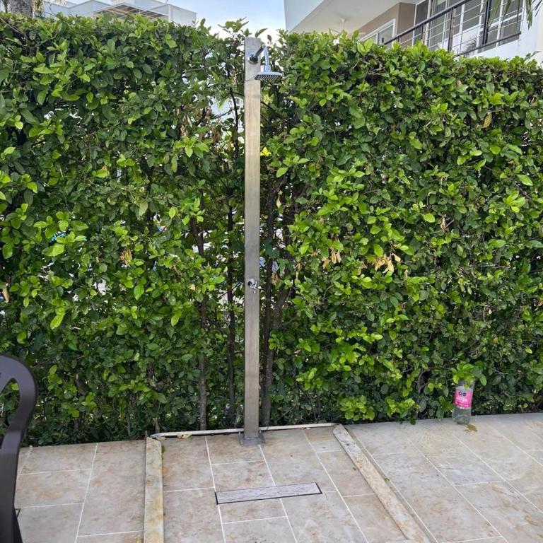 Lakefront Villa with Private Dock, Pool & Jacuzzi - Villa - 2