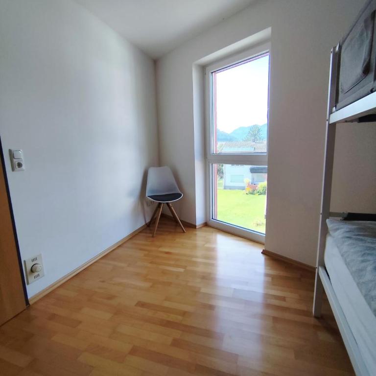Bella Vista - 85 m2 Ferienwohnung mit überdachtem Parkplatz und Außenstellplatz - Bergblick - Three-Bedroom Apartment with Mountain View - 23