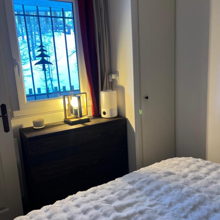 Pour 4 personnes, exceptionnel, au calme, vue époustouflante, terrasse, Tout pédestre à 10m du funiculaire, jacuzzi balnéothérapie - Appartement - 9