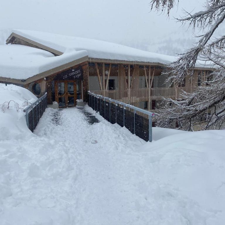 Pour 4 personnes, exceptionnel, au calme, vue époustouflante, terrasse, Tout pédestre à 10m du funiculaire, jacuzzi balnéothérapie - Appartement - 12
