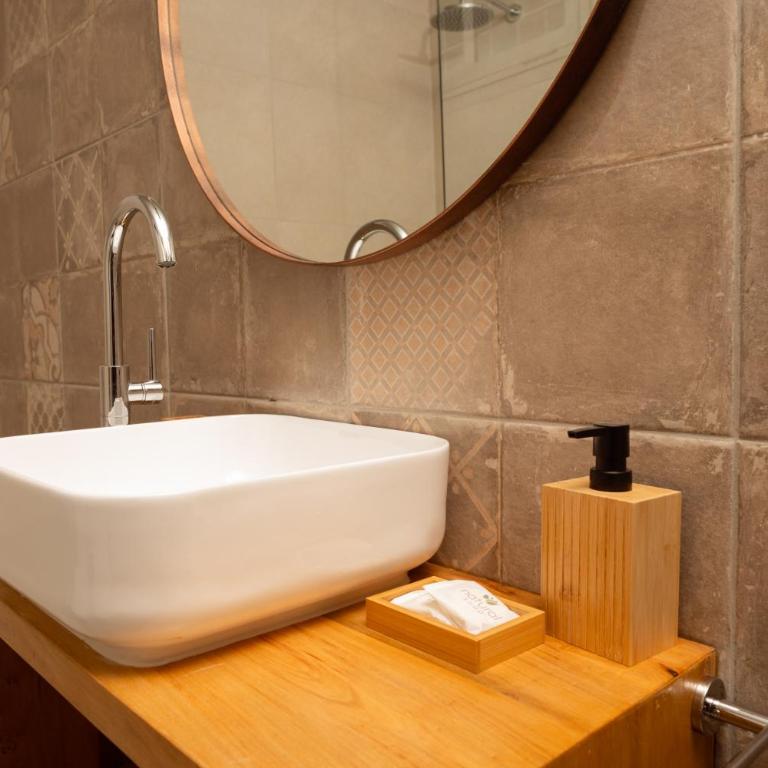 Dobe Lodge - Standard Double or Twin Room - 5