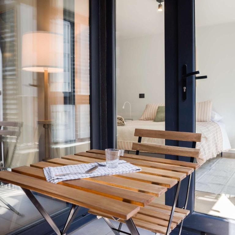 Stylish 2BR Urban Oasis for 3 in Vibrant Las Condes - Apartment - 2