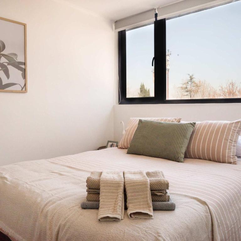 Stylish 2BR Urban Oasis for 3 in Vibrant Las Condes - Apartment - 18
