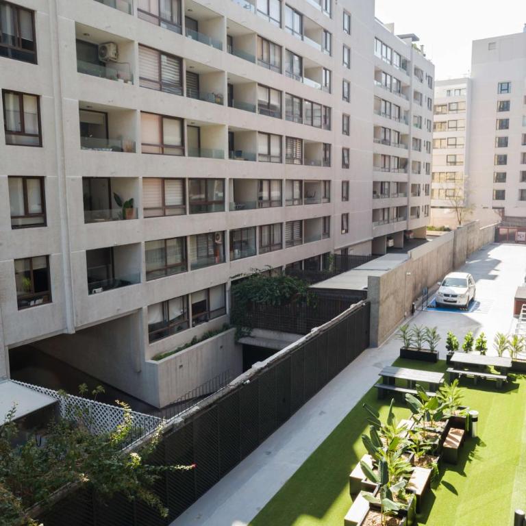 Stylish 2BR Urban Oasis for 3 in Vibrant Las Condes - Apartment - 30