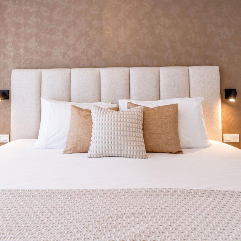 Contemporary 3-Bedroom Apartment in Oasis 325 - Apartamento - 14