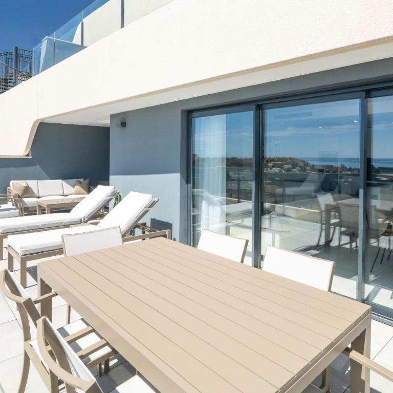Contemporary 3-Bedroom Apartment in Oasis 325 - Apartamento - 23