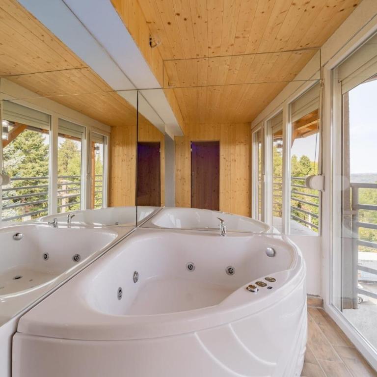 Forty One Luxury Spa - One-Bedroom Apartment - 2