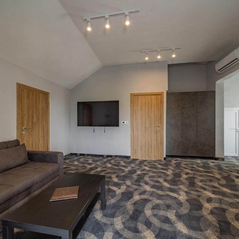 Forty One Luxury Spa - One-Bedroom Apartment - 6