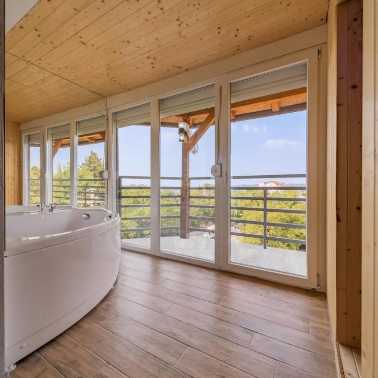 Forty One Luxury Spa - One-Bedroom Apartment - 4