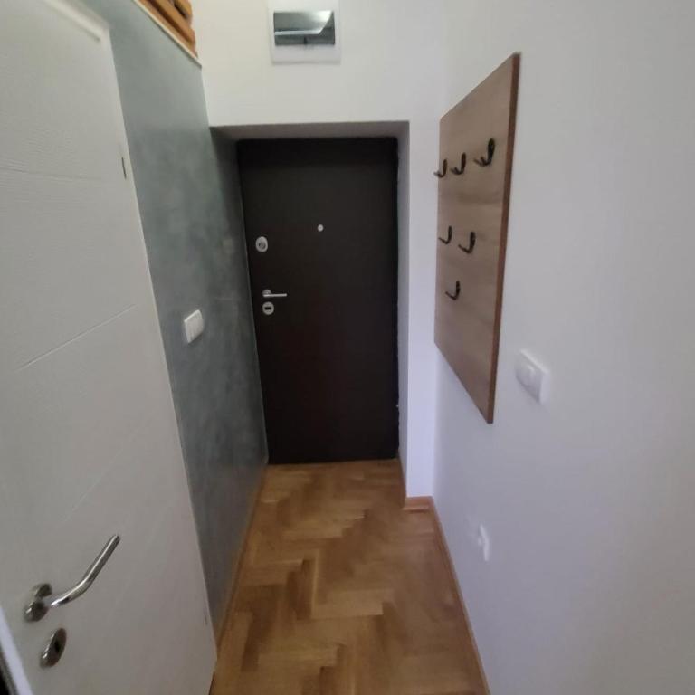 Apartman Trebinje sa parkingom - One-Bedroom Apartment - 2