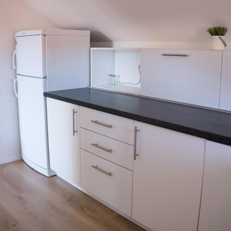 Stunning City View Balcony, Walk to Old Bridge - Apartment with View and Balcony - 4