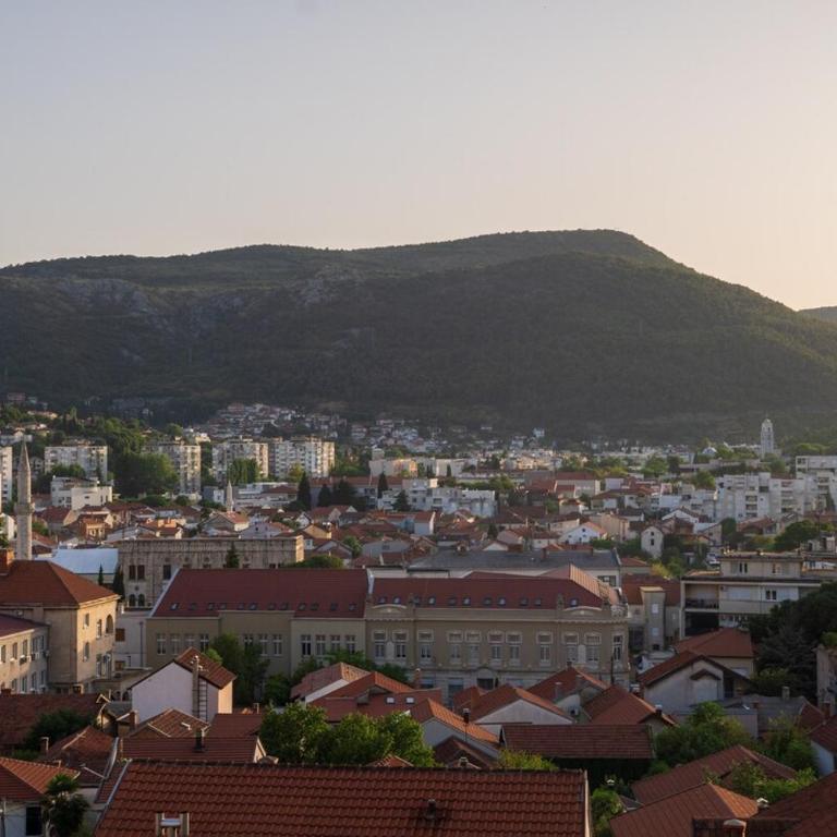 Stunning City View Balcony, Walk to Old Bridge - Apartment with View and Balcony - 17