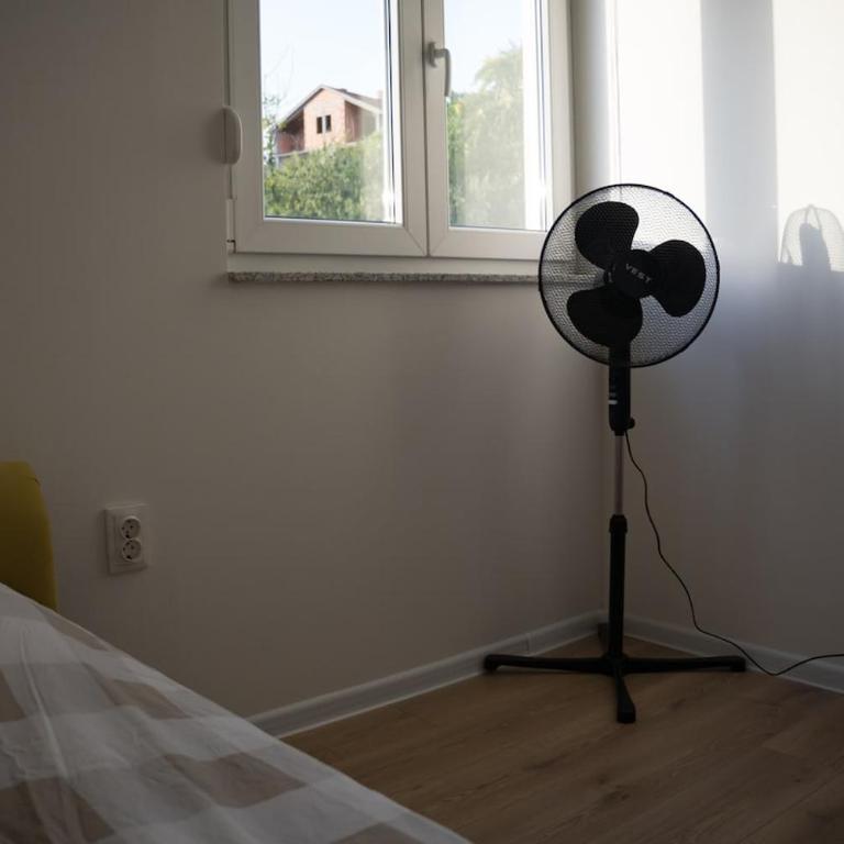 Stunning City View Balcony, Walk to Old Bridge - Apartment with View and Balcony - 19