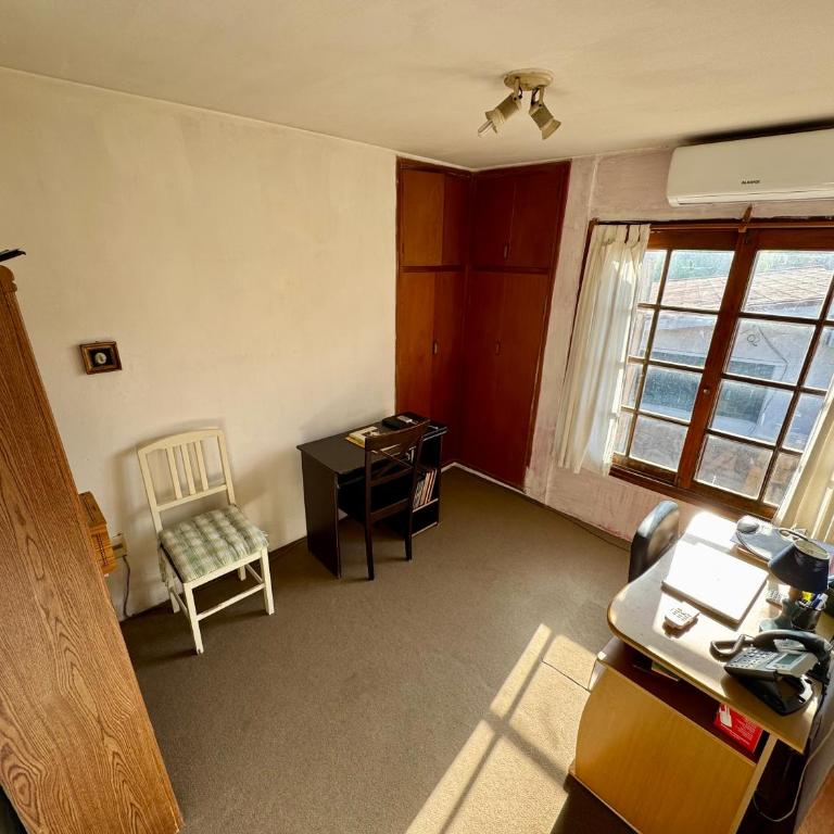 Hermosa Casa familiar de 2 pisos con patio amplio - Casa de 3 dormitorios - 12