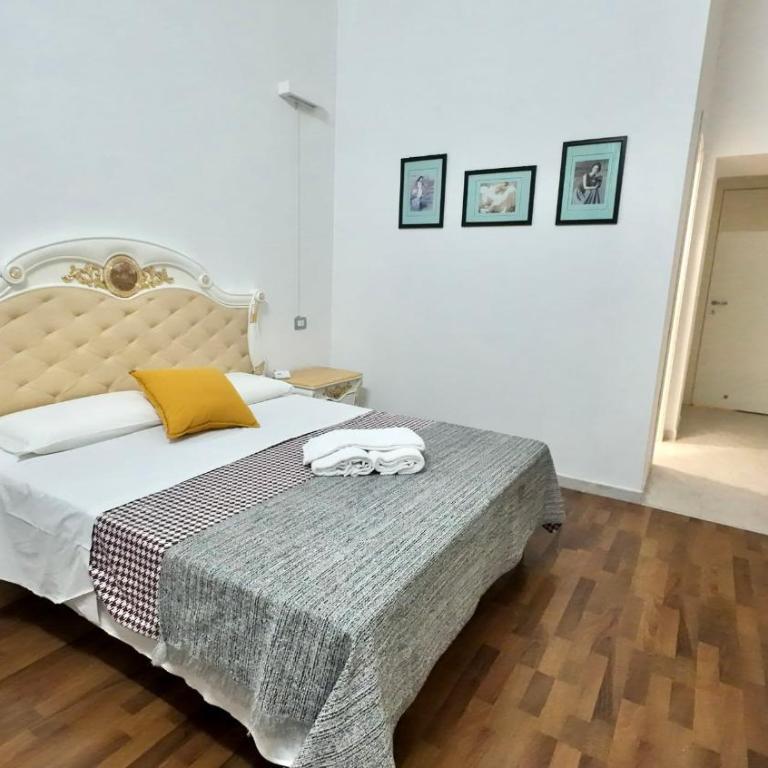 Cosmo Terzo GuestHouse Roma - Camera Matrimoniale con Bagno Privato - 9
