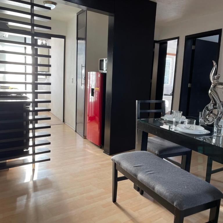 Departamento cerca Hospital Arboledas y Plaza del Sol - Three-Bedroom Apartment - 3