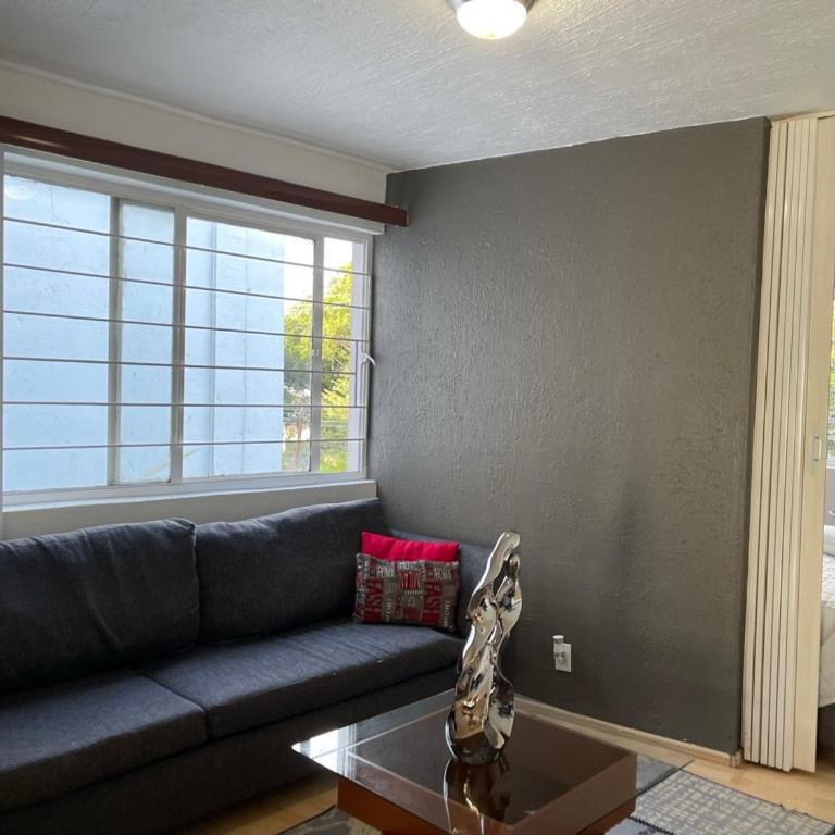 Departamento cerca Hospital Arboledas y Plaza del Sol - Three-Bedroom Apartment - 21