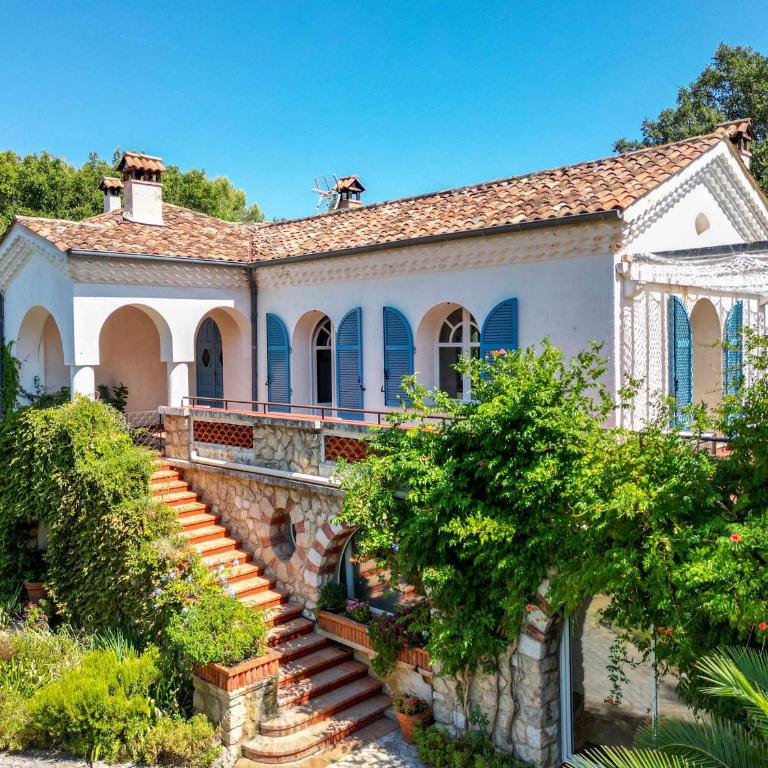 Maison de Charme au Cœur d'un Écrin de Verdure - Villa - 2