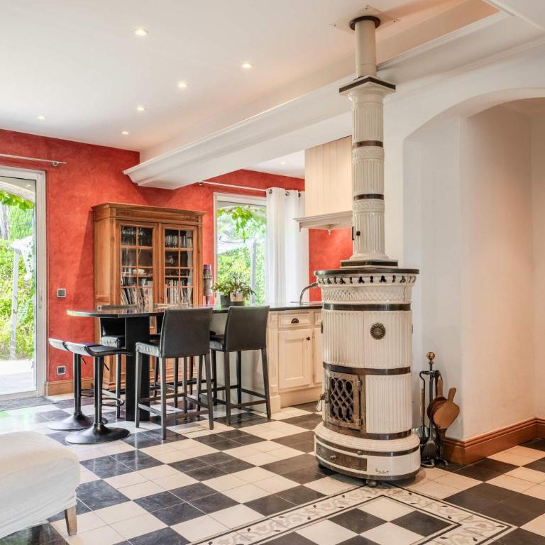 Maison de Charme au Cœur d'un Écrin de Verdure - Villa - 6
