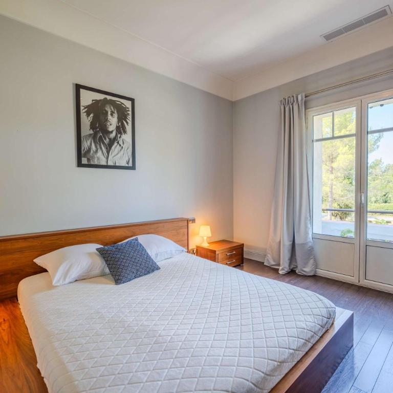 Maison de Charme au Cœur d'un Écrin de Verdure - Villa - 12