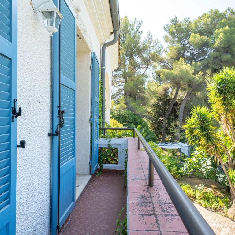 Maison de Charme au Cœur d'un Écrin de Verdure - Villa - 36