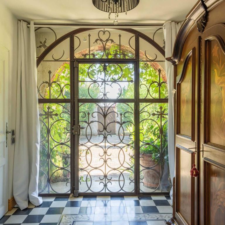 Maison de Charme au Cœur d'un Écrin de Verdure - Villa - 38