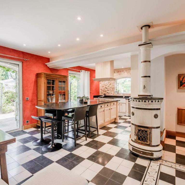 Maison de Charme au Cœur d'un Écrin de Verdure - Villa - 40