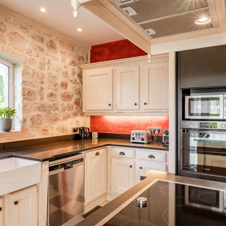 Maison de Charme au Cœur d'un Écrin de Verdure - Villa - 44
