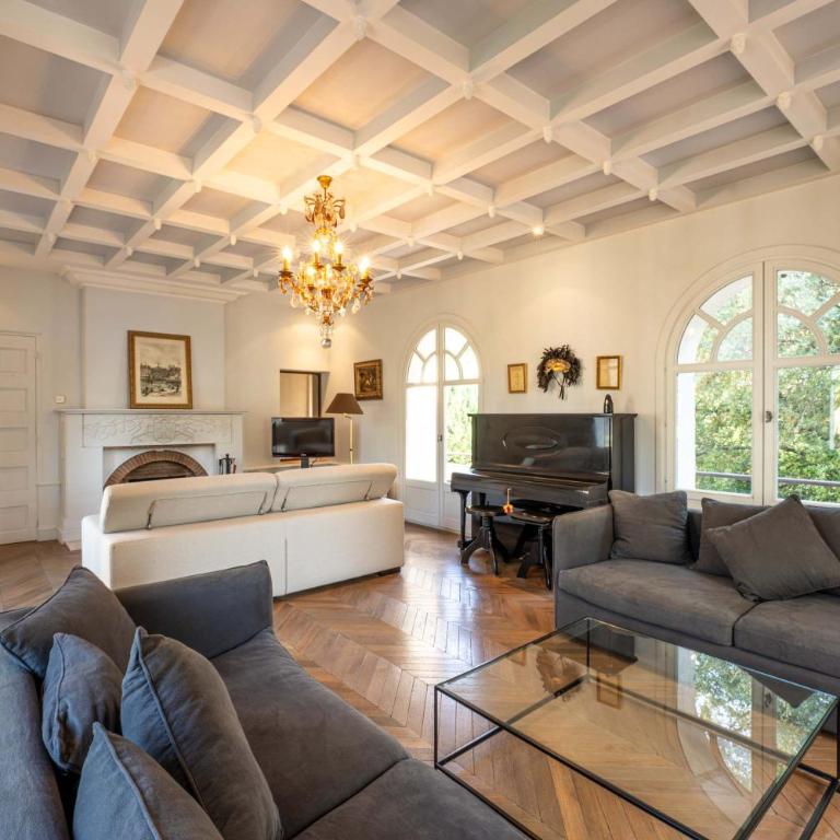 Maison de Charme au Cœur d'un Écrin de Verdure - Villa - 59