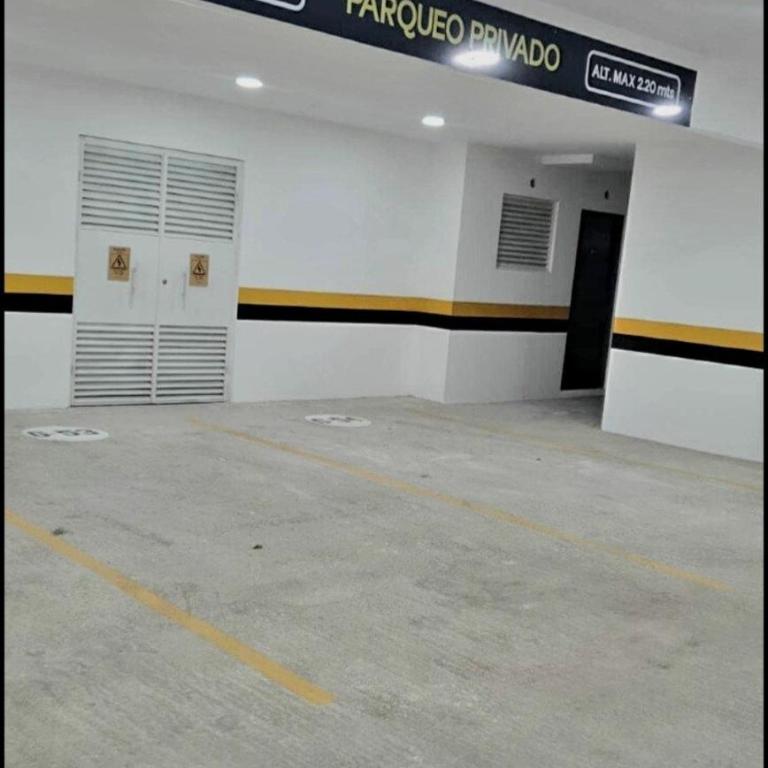 Fantastico, con balcones y bellas vistas - Two-Bedroom Apartment with Balcony - 29