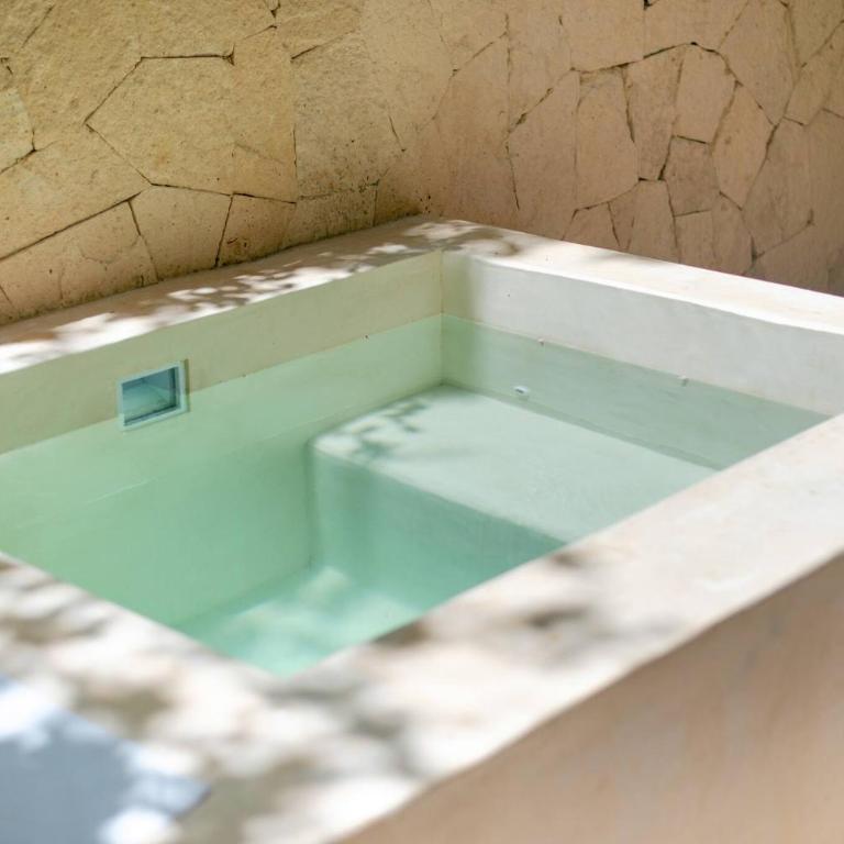 Tropical retreat: Scooters, Hot Tub, Pool, Projector - Apartment - 22