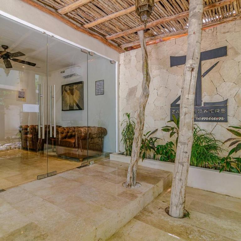 Tropical retreat: Scooters, Hot Tub, Pool, Projector - Apartment - 32