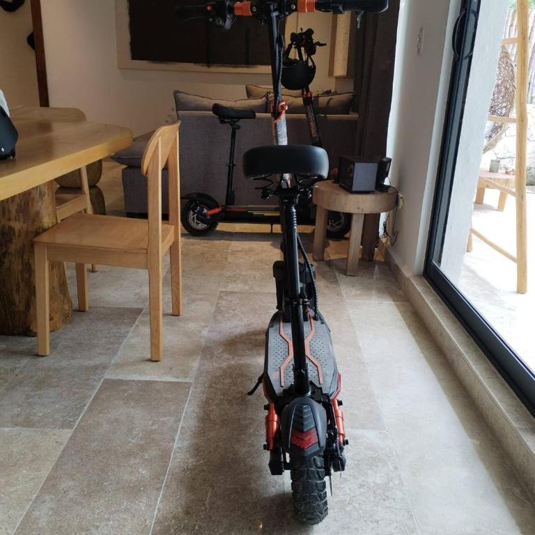 Tropical retreat: Scooters, Hot Tub, Pool, Projector - Apartment - 70