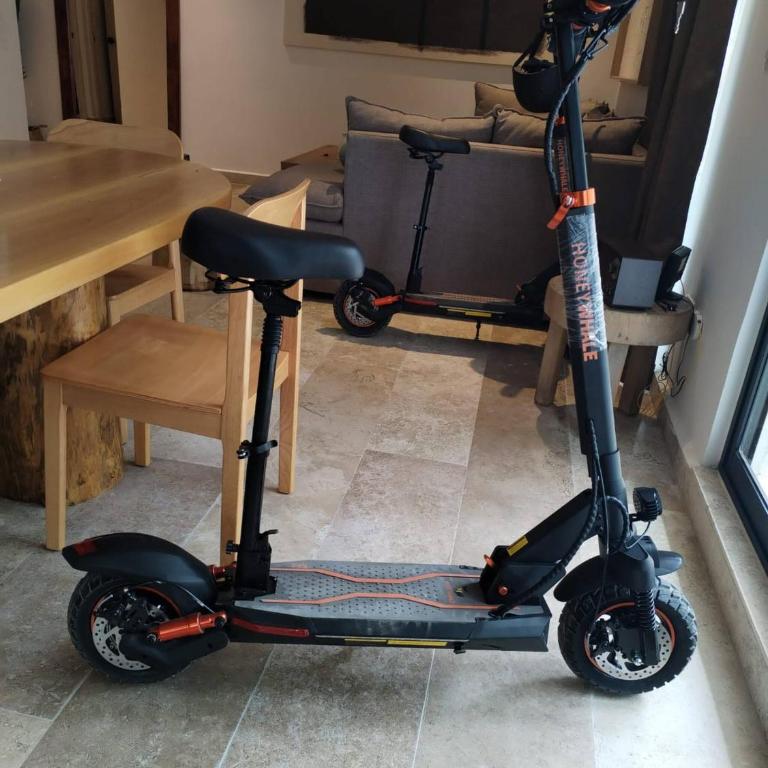 Tropical retreat: Scooters, Hot Tub, Pool, Projector - Apartment - 85