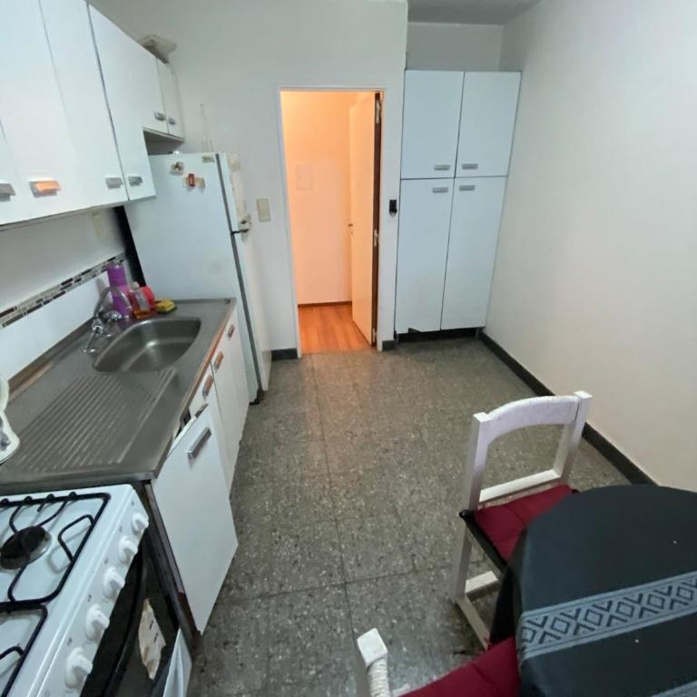 Dpto en Barrio Martin A una cuadra del Monumento a la Bandera - One-Bedroom Apartment - 17