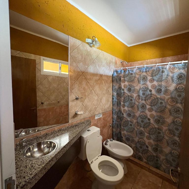Departamento familiar con pileta y cochera en Miramar - One-Bedroom Apartment with Garden - 8