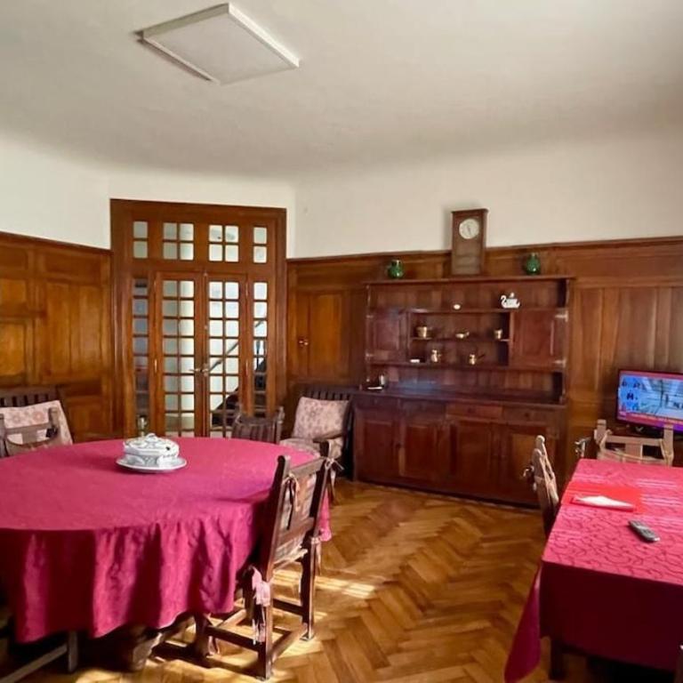Elegante Casona en Tigre - Casa de 5 dormitorios - 12