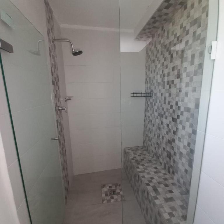 APARTAMENTO CENTRO BAHIA SANTA MARTA In - Habitación Doble con baño privado - 4