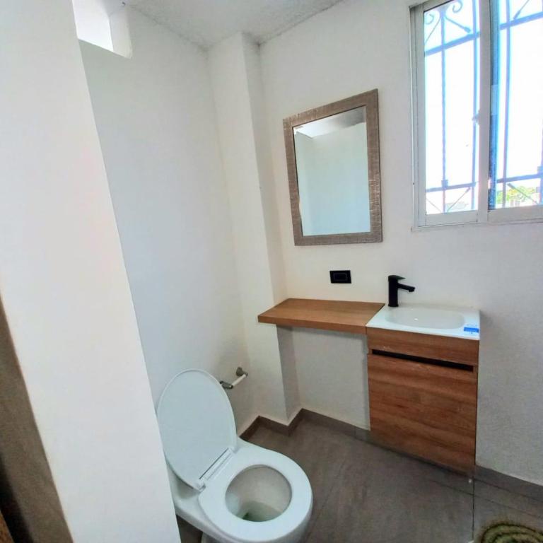 APARTAMENTO CENTRO BAHIA SANTA MARTA In - Habitación Doble con baño privado - 9